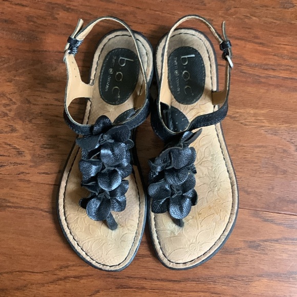 BOC Black Floral T- Strap Sandal - Size 36.5 / 6 - Picture 3 of 7